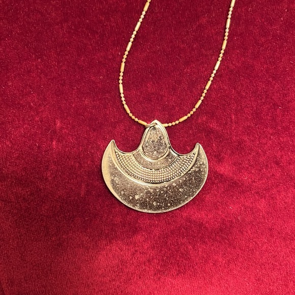 2/15 Vintage necklace fan shape - Picture 2 of 3